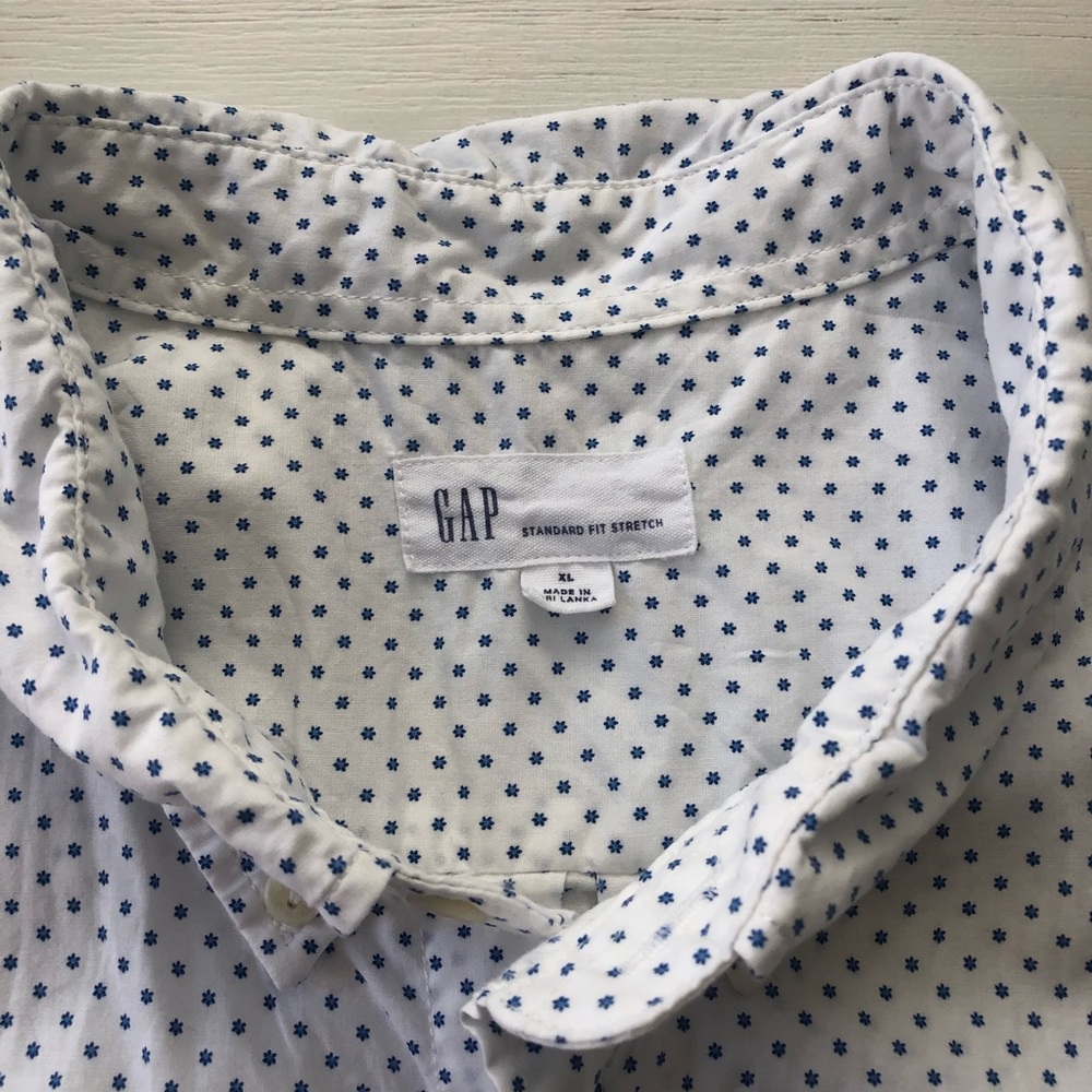 GAP button down - Picture 2 of 2